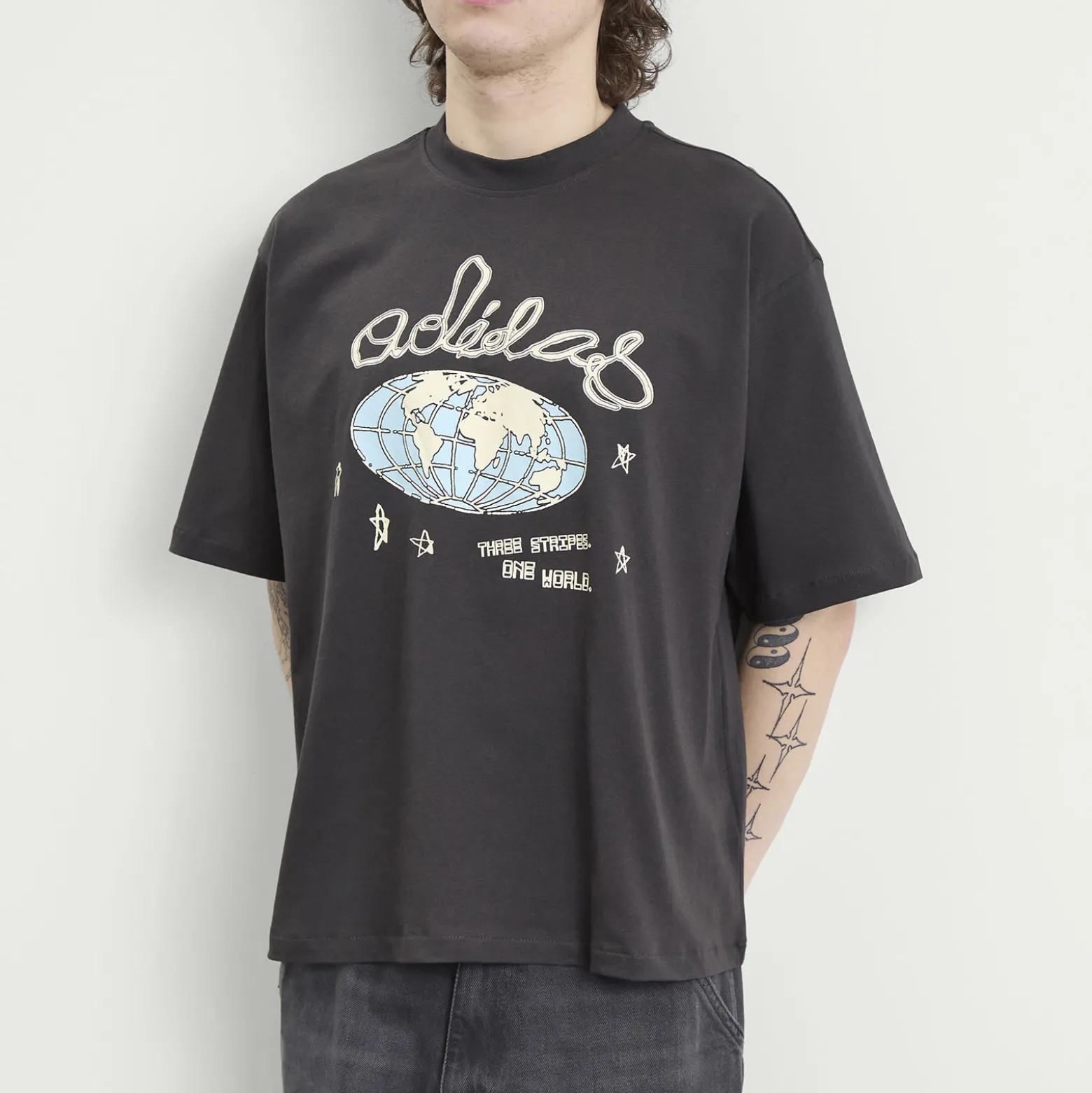 adidas Illust Gfx T-Shirt