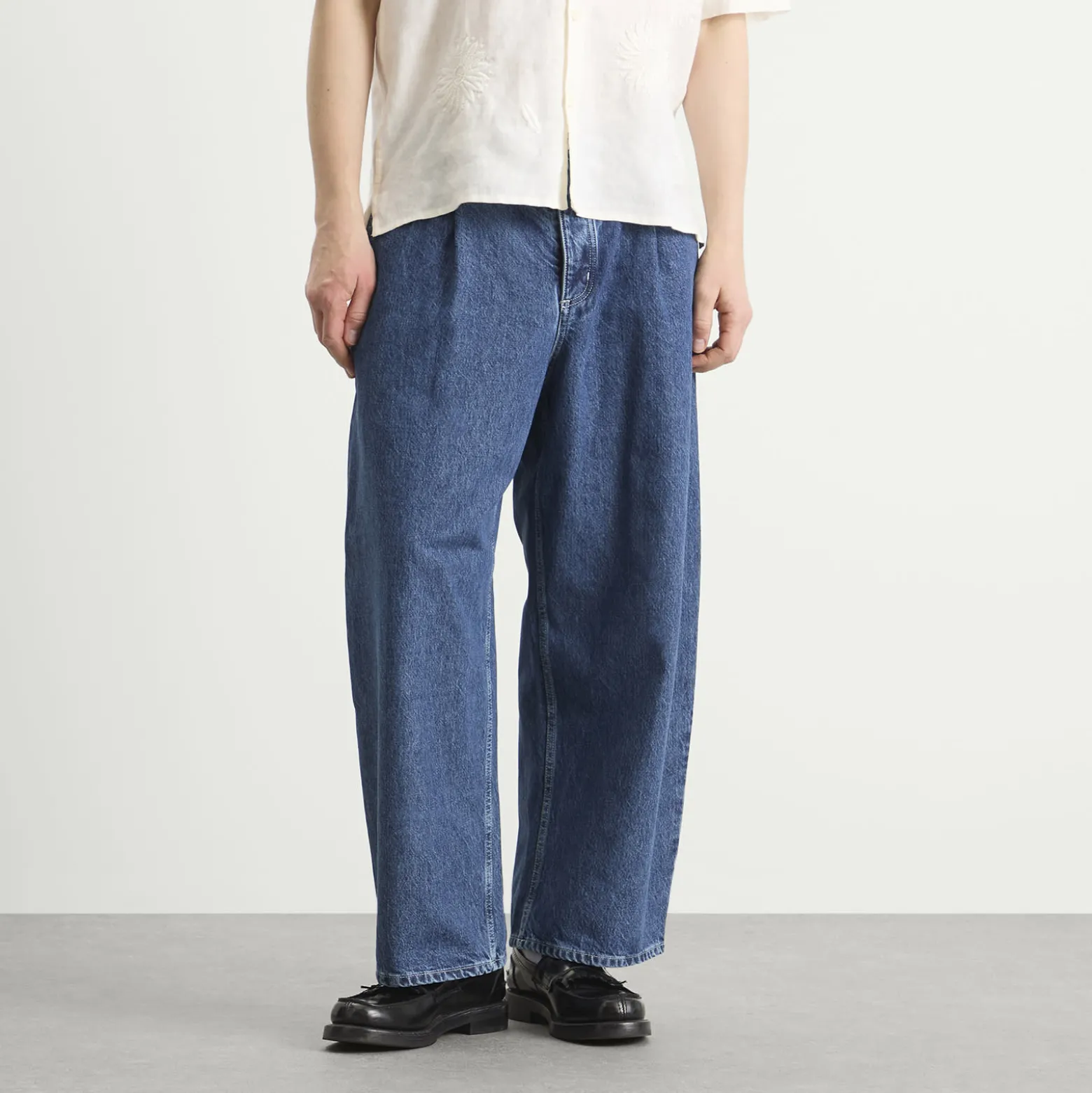 A Kind of Guise Duma Pleated Denim Jeans