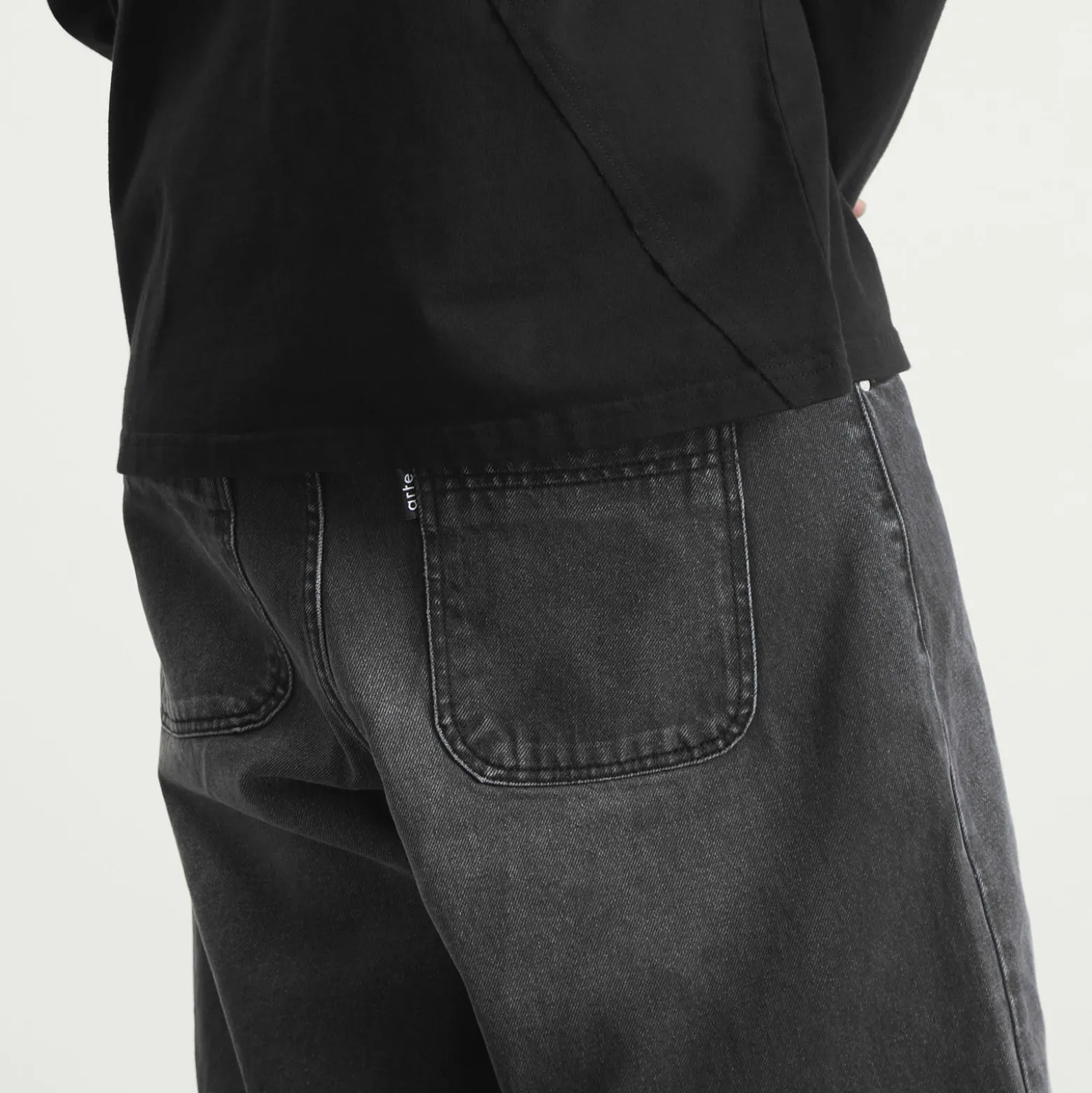 Arte Round Pocket Denim Shorts
