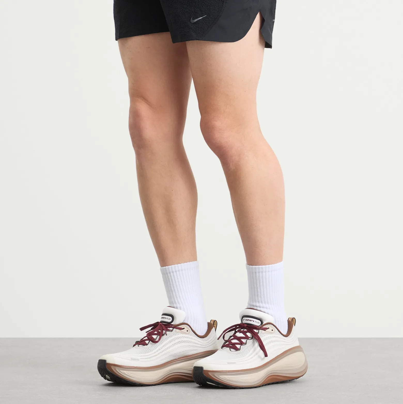 Nike Vomero Plus QS Sneaker