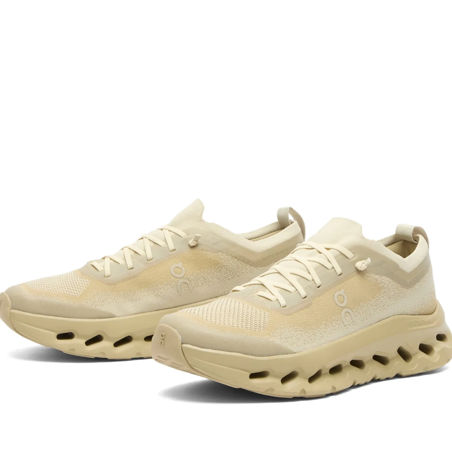 ON Cloudtilt Moon Sneaker