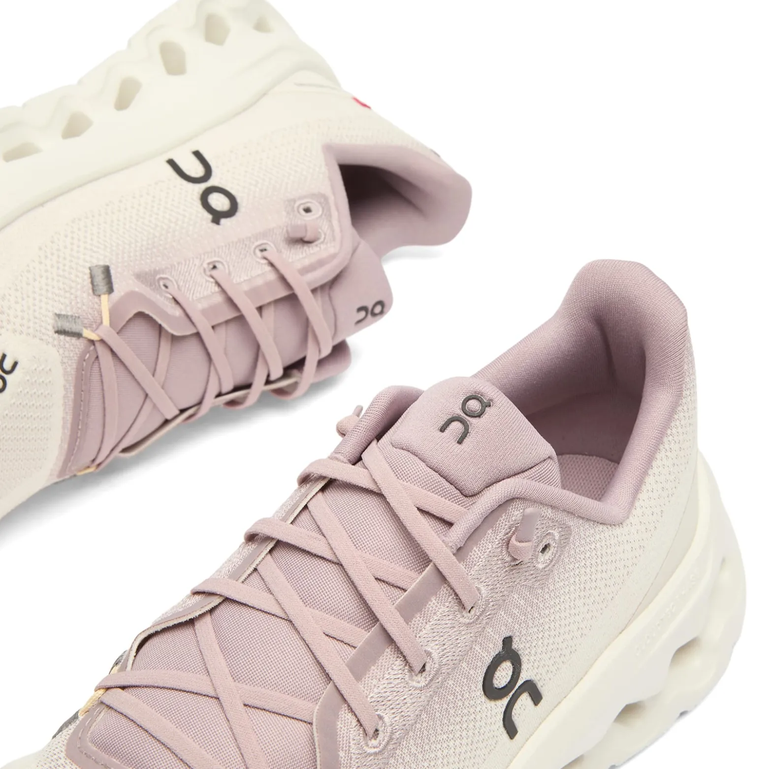 ON Cloudtilt Sneaker