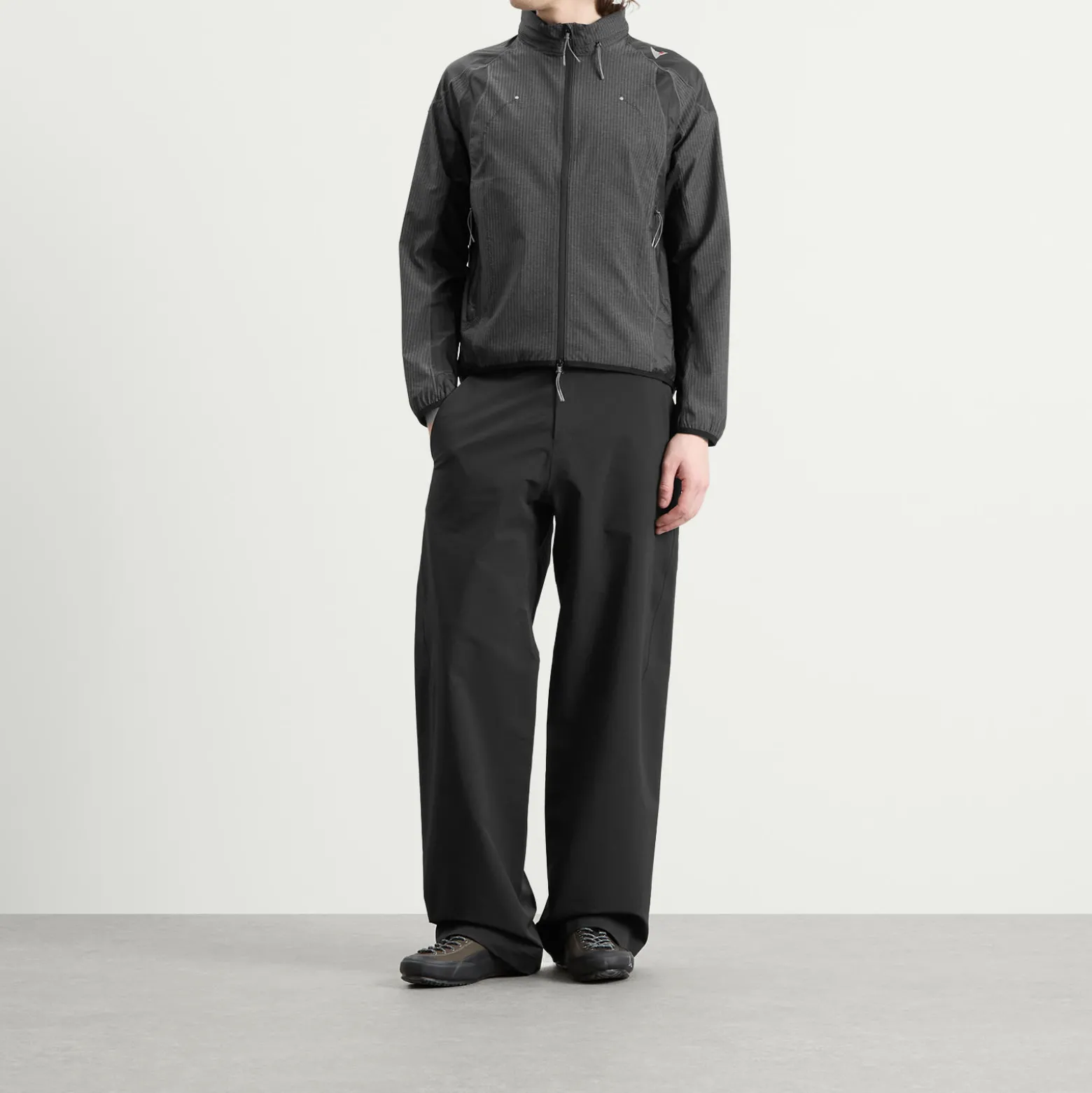 ROA Numb Pinstriped Hooded Wind Jacket